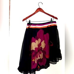 bebe 100% silk Black Pink Floral Poncho
Blouse Top Cover Up